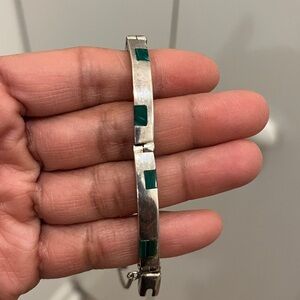 Vintage Mexico 925 Sterling Silver And Malachite Hinged Bangle Bracelet Mexico